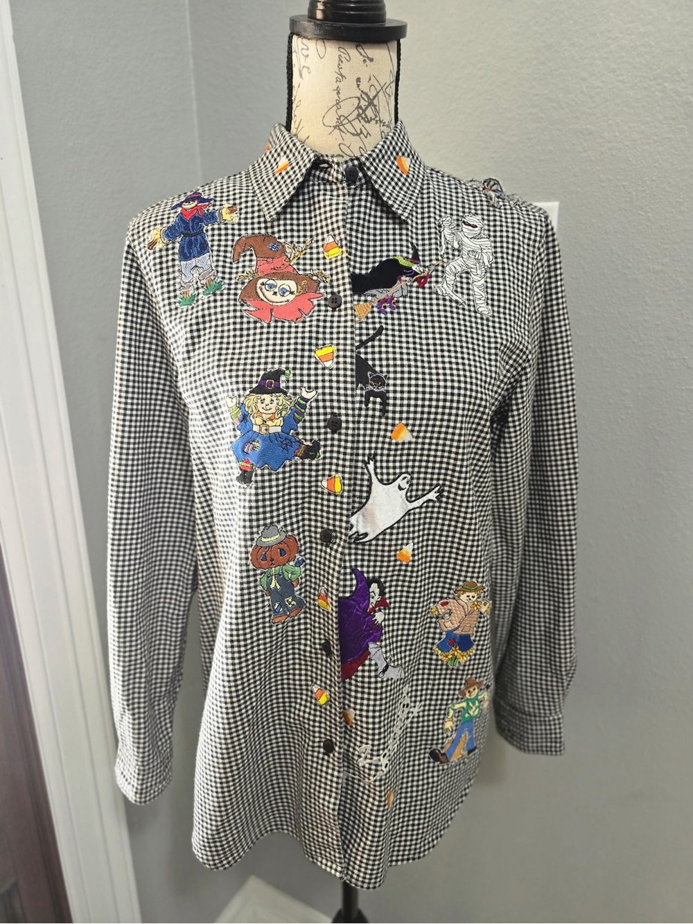 Vintage Victoria Jones 90s Halloween Embroidered Gingham Shirt S